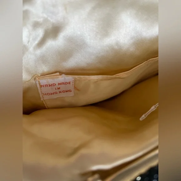 VINTAGE SEQUIN CLUTCH✨ - Picture 2 of 3